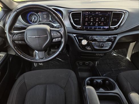 Used 2021 Chrysler Pacifica Touring w/ Cold Weather Group AWD/4WD image 13