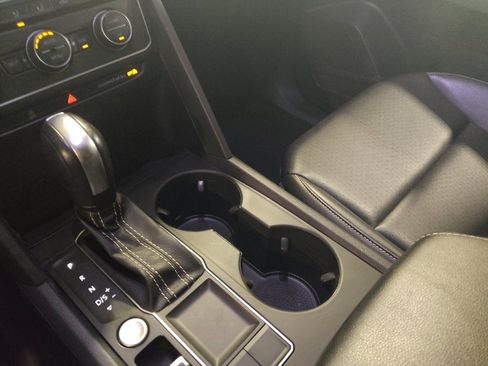 Used 2021 Volkswagen Atlas SE w/ Panoramic Sunroof Package FWD image 26