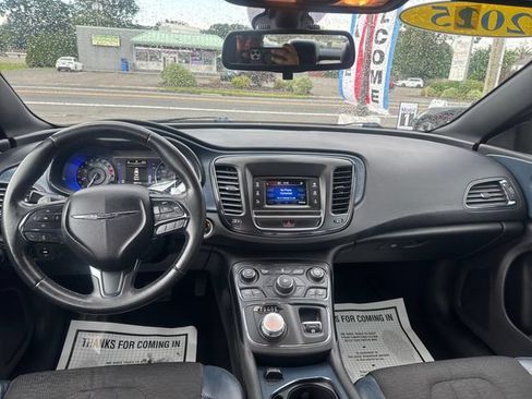 Used 2015 Chrysler 200 S FWD image 12