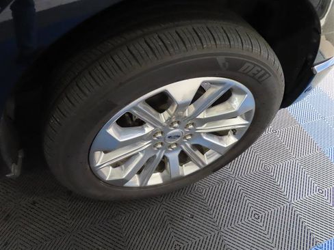 Used 2021 Ford F150 Limited image 11