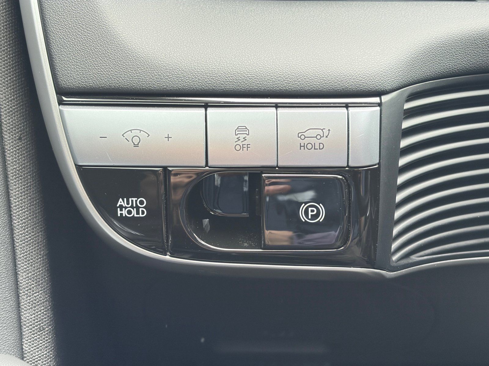 Certified 2024 Hyundai Ioniq 5 Limited AWD/4WD image 12