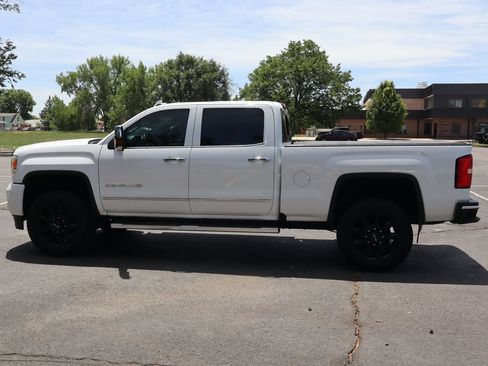 Used 2016 GMC Sierra 2500 Denali w/ Driver Alert Package AWD/4WD image 9