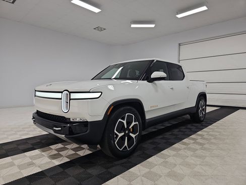 Used 2022 Rivian R1T Adventure image 1