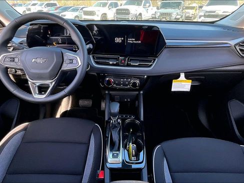 New 2026 Chevrolet TrailBlazer LT w/ Midnight Edition FWD image 5