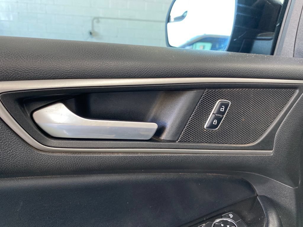 Used 2016 Ford Edge SEL AWD/4WD image 11