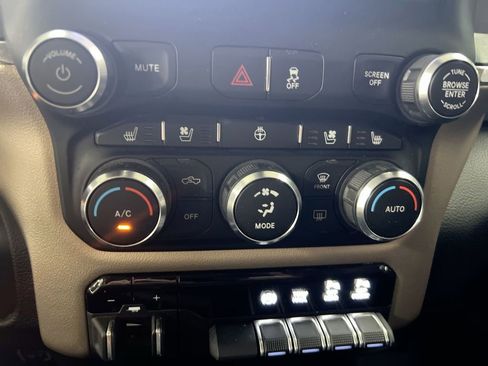 Used 2022 RAM 2500 Laramie AWD/4WD image 16