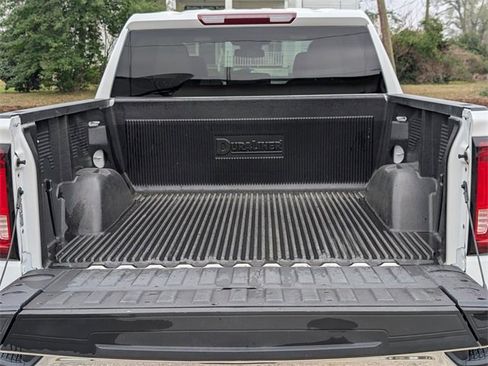 Used 2025 GMC Sierra 1500 SLT image 11