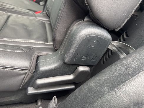 Used 2019 Ford Explorer Platinum image 55