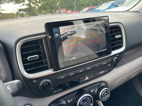 New 2025 Hyundai Venue SEL image 20