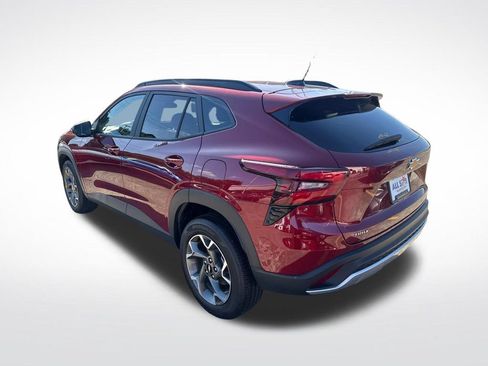 Used 2025 Chevrolet Trax LT w/ LT Convenience Package FWD image 7