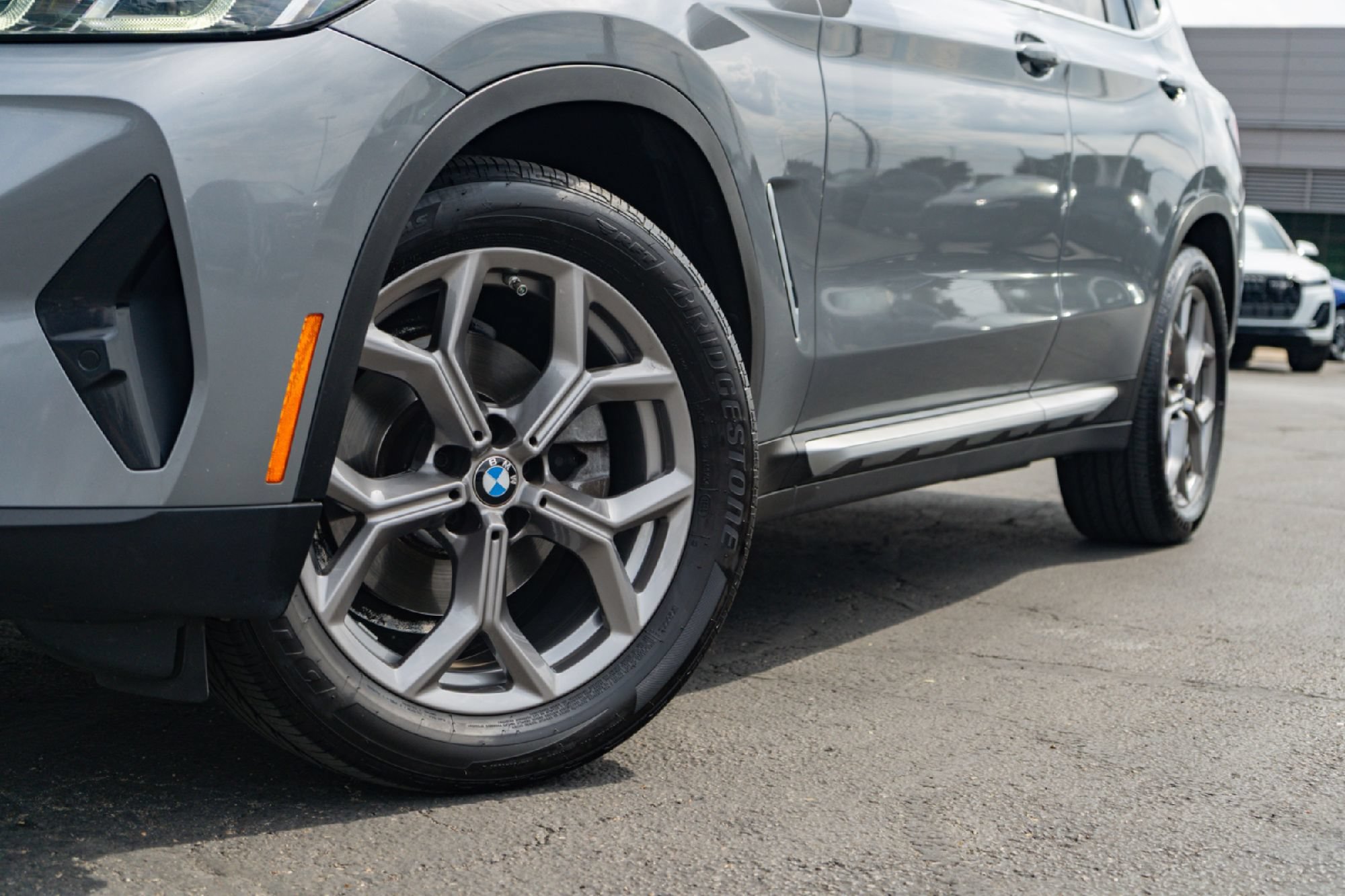 Used 2023 BMW X3 sDrive30i w/ Premium Package w/ZPA RWD image 2