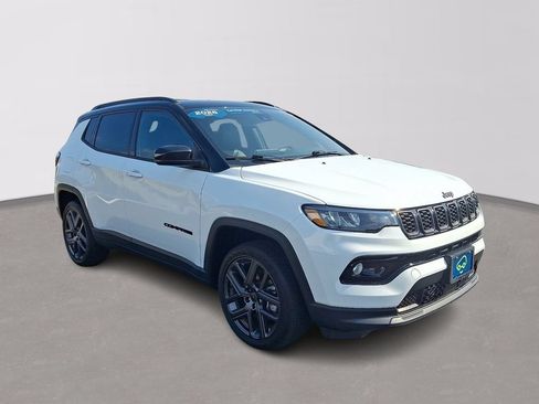 Used 2026 Jeep Compass Limited AWD/4WD image 3