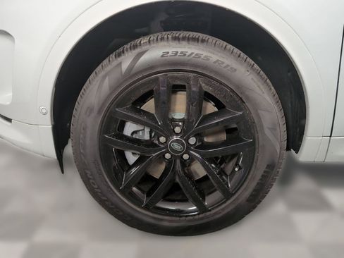 Used 2025 Land Rover Discovery Sport S image 10