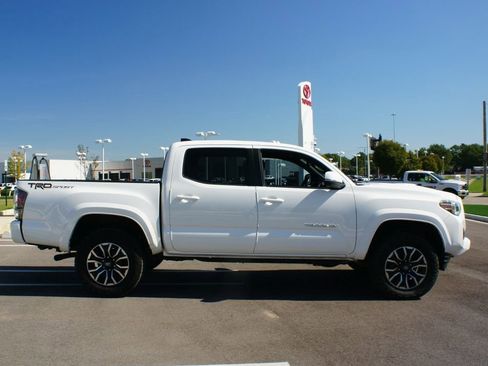 Used 2021 Toyota Tacoma TRD Sport image 12