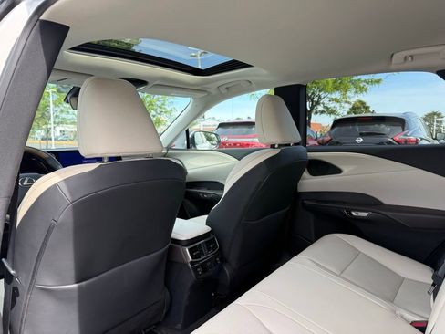 Used 2023 Lexus RX 350 Premium w/ Accessory Package AWD/4WD image 16