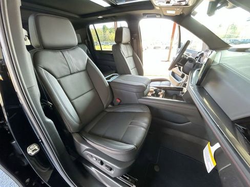 New 2026 Chevrolet Suburban RST image 29