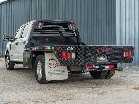 Used 2019 Ford F350 XL w/ Power Equipment Group RWD image 4