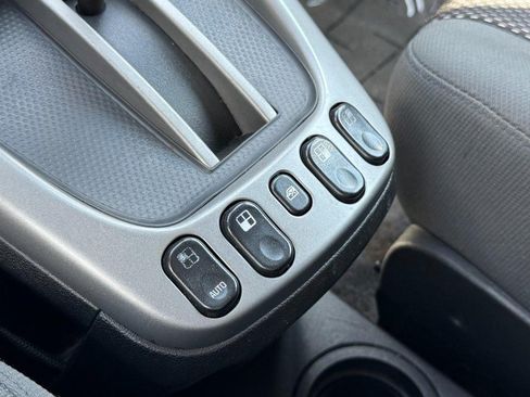 Used 2006 Pontiac Torrent AWD w/ Preferred Package image 19