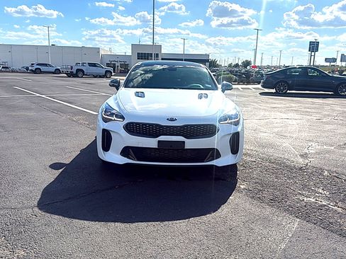 Used 2020 Kia Stinger GT2 RWD image 3