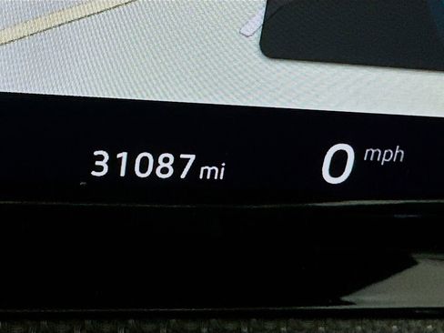 Used 2022 Volkswagen Golf R image 12