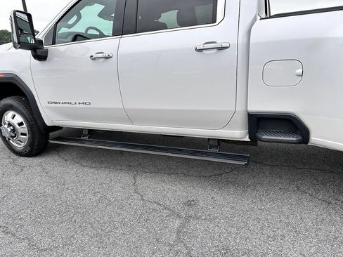 Certified 2024 GMC Sierra 3500 Denali Ultimate AWD/4WD image 41