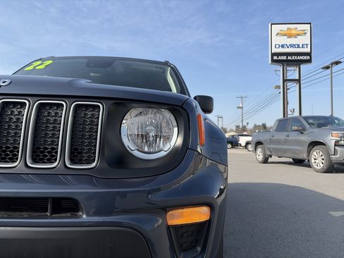 Used 2022 Jeep Renegade Latitude image 10