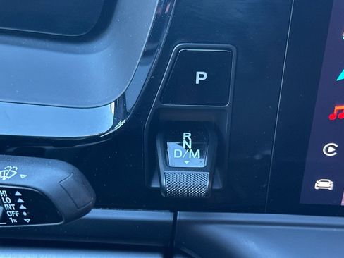 Used 2024 Porsche Panamera image 27