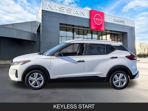 Used 2023 Nissan Kicks S image 5