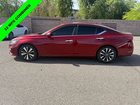 Used 2021 Nissan Altima 2.5 SV w/ SV Premium Package FWD image 8