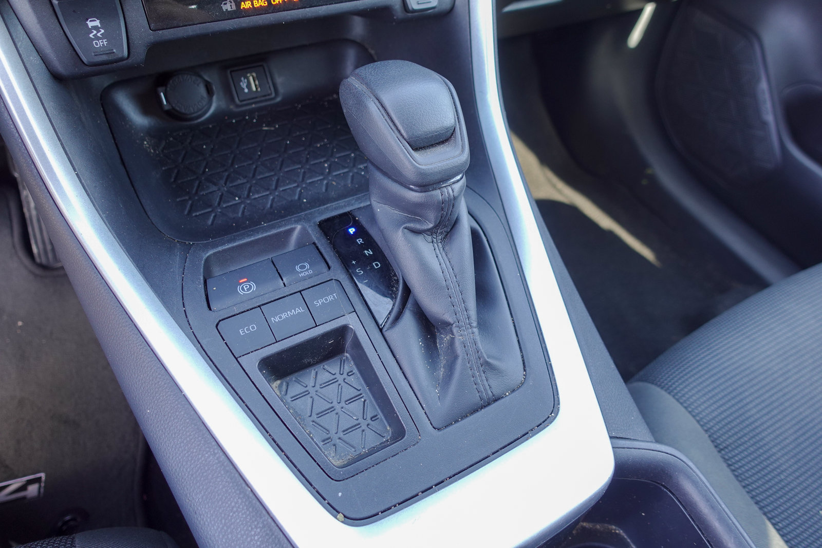 Used 2025 Toyota RAV4 LE FWD image 20