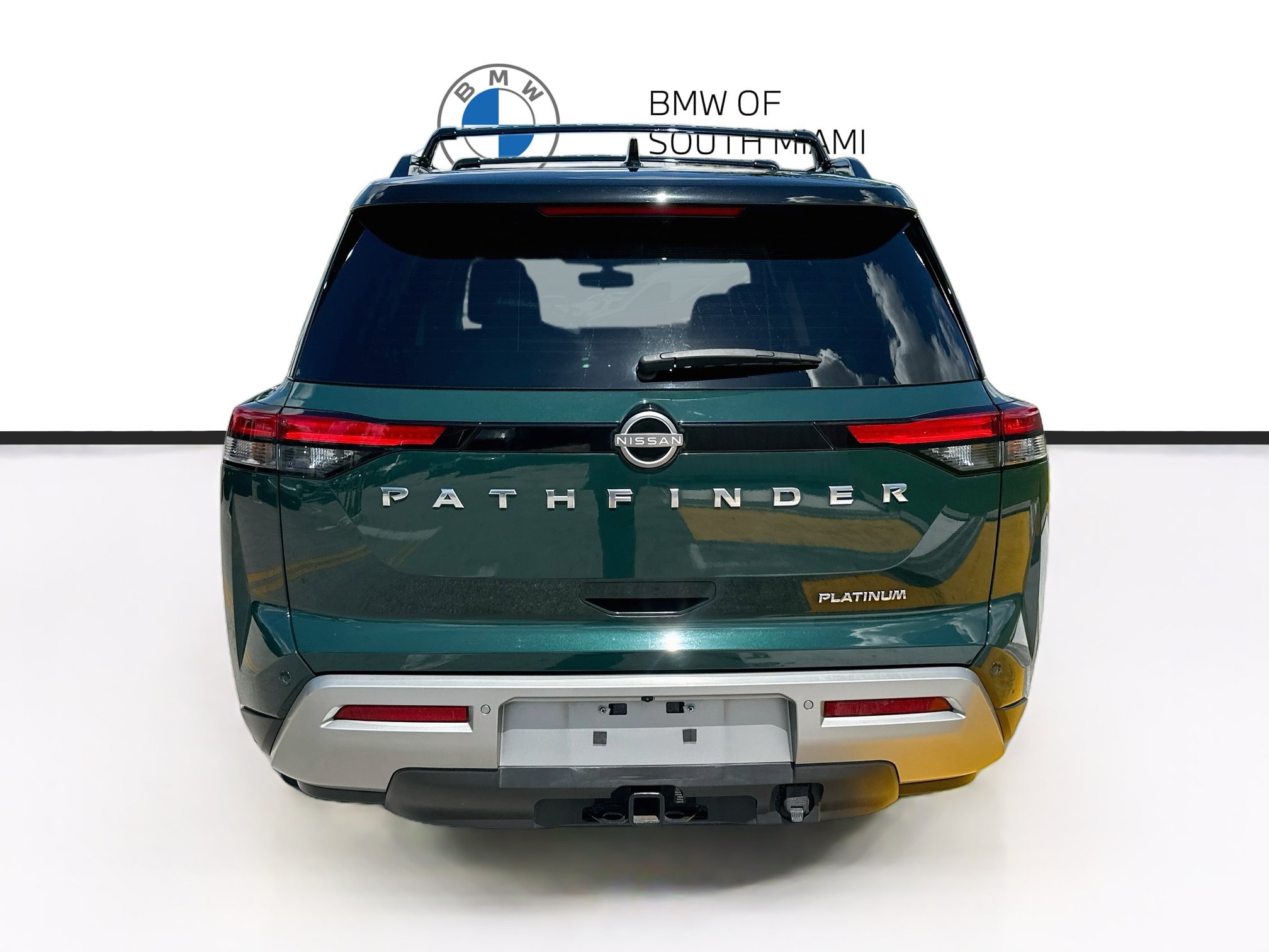 Used 2022 Nissan Pathfinder Platinum w/ Cargo Package FWD image 6