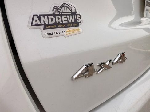 Used 2025 Jeep Compass Limited AWD/4WD image 11