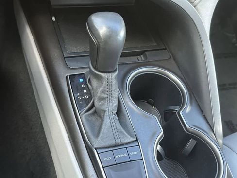 Used 2024 Toyota Camry SE image 21
