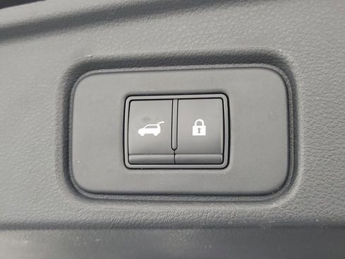 Certified 2022 Nissan Pathfinder SV w/ SV Premium Package image 9