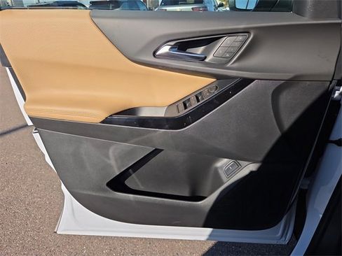 New 2026 Chevrolet Equinox ACTIV w/ Convenience Package III image 17