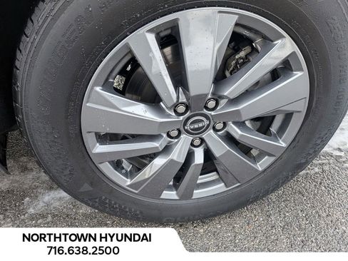 Used 2025 Nissan Pathfinder SV image 42