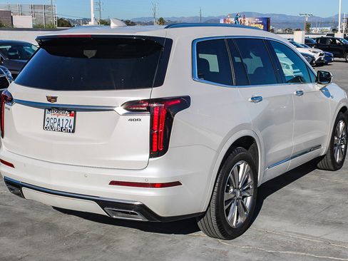 Used 2023 Cadillac XT6 Premium Luxury image 9