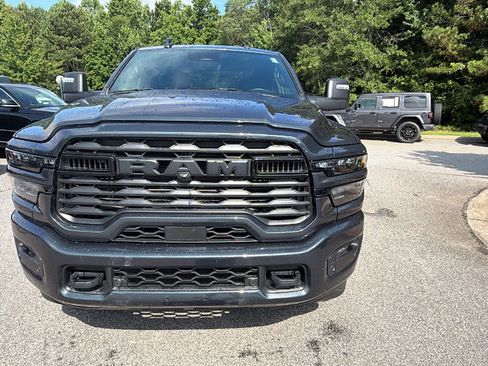 Used 2025 RAM 2500 Big Horn AWD/4WD image 3