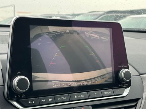 Used 2025 Nissan Altima 2.5 SV image 25