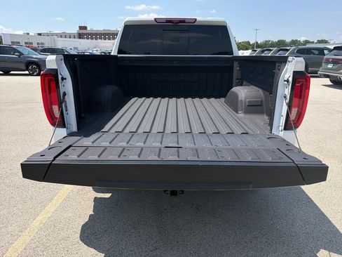 Used 2024 GMC Sierra 1500 Denali w/ Technology Package AWD/4WD image 30