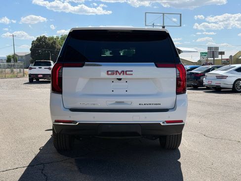 Used 2025 GMC Yukon XL Elevation AWD/4WD image 8