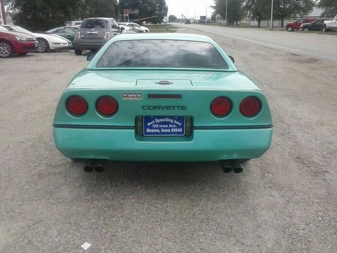 Used 1990 Chevrolet Corvette Convertible RWD image 9