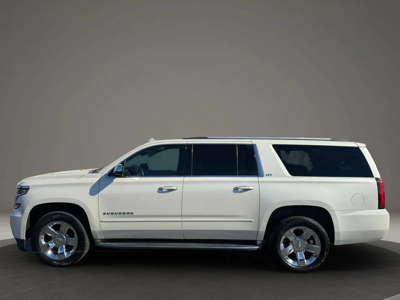 Used 2015 Chevrolet Suburban LTZ AWD/4WD image 10