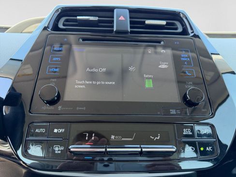 Used 2017 Toyota Prius Three Touring w/ Carpet Mat Package image 21