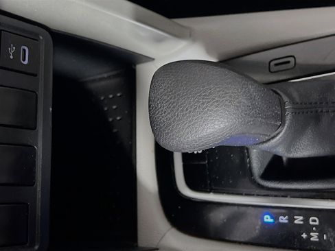 Used 2023 Toyota Corolla Cross L image 23