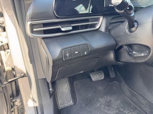Used 2021 Hyundai Elantra SEL w/ Convenience Package FWD image 13