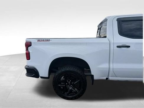 Used 2024 Chevrolet Silverado 1500 LT Trail Boss w/ Convenience Package II AWD/4WD image 4