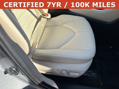 Used 2024 Toyota Highlander XLE AWD/4WD image 10