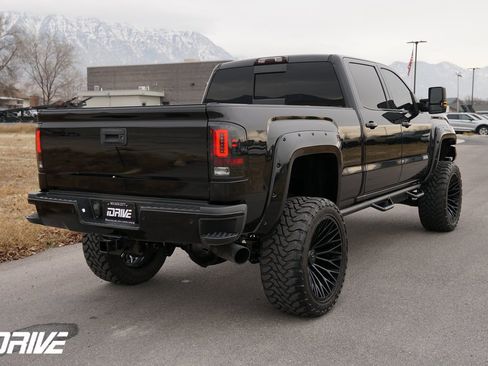 Used 2015 GMC Sierra 2500 Denali w/ Duramax Plus Package image 12