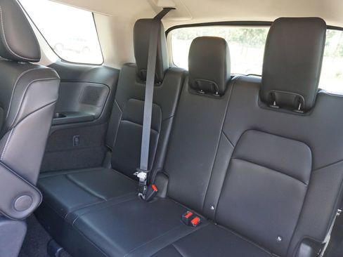 Used 2023 Nissan Pathfinder SL w/ SL Premium Package FWD image 16